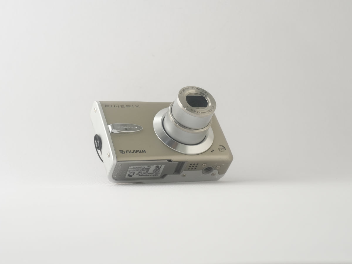 Fujifilm Finepix F30