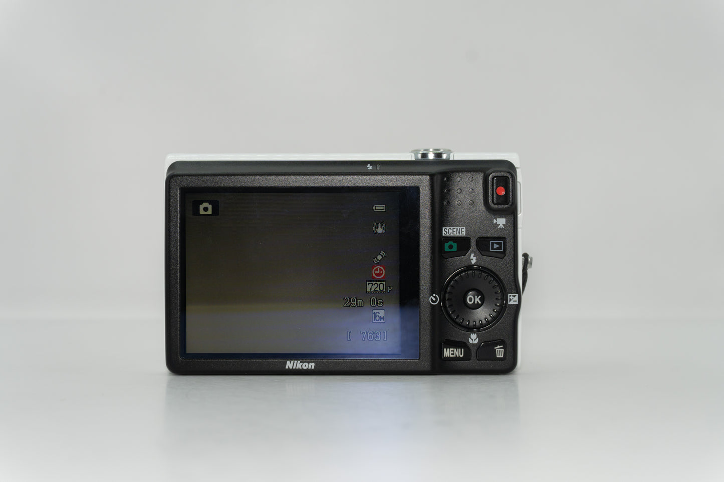 Nikon coolpix S6200
