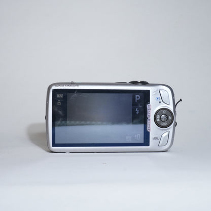 Canon IXY 930 IS