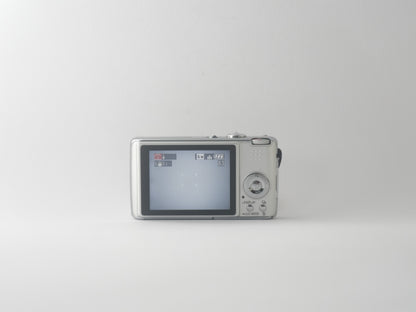 Lumix DMC-FX01
