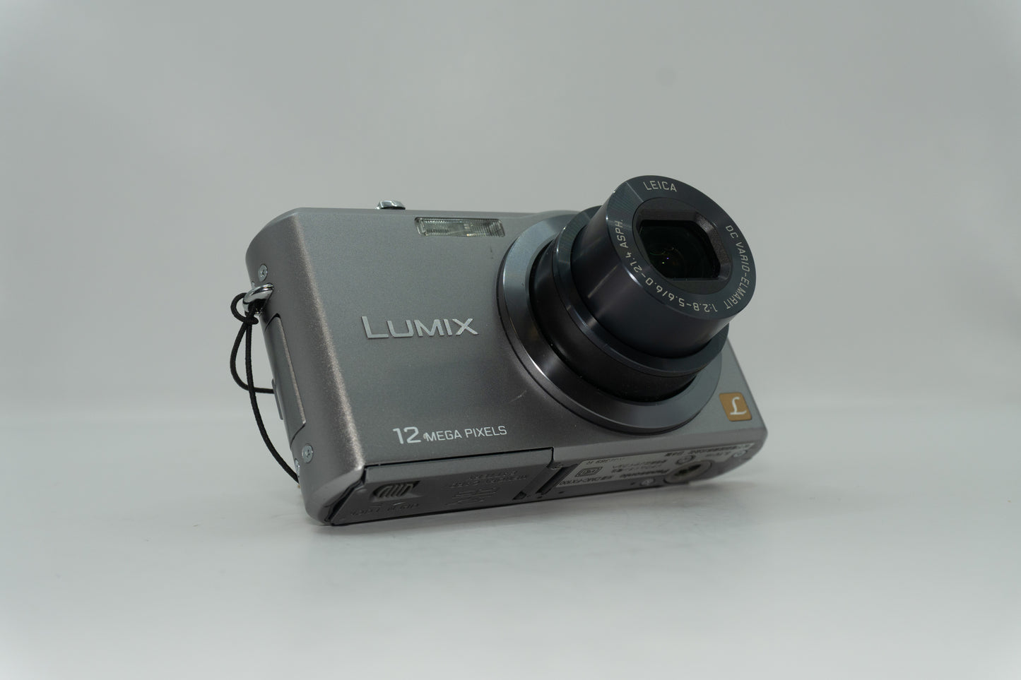 Lumix DMC-FX100
