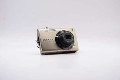 Nikon Coolpix S4000