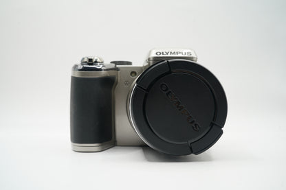 Olympus SP-820UZ