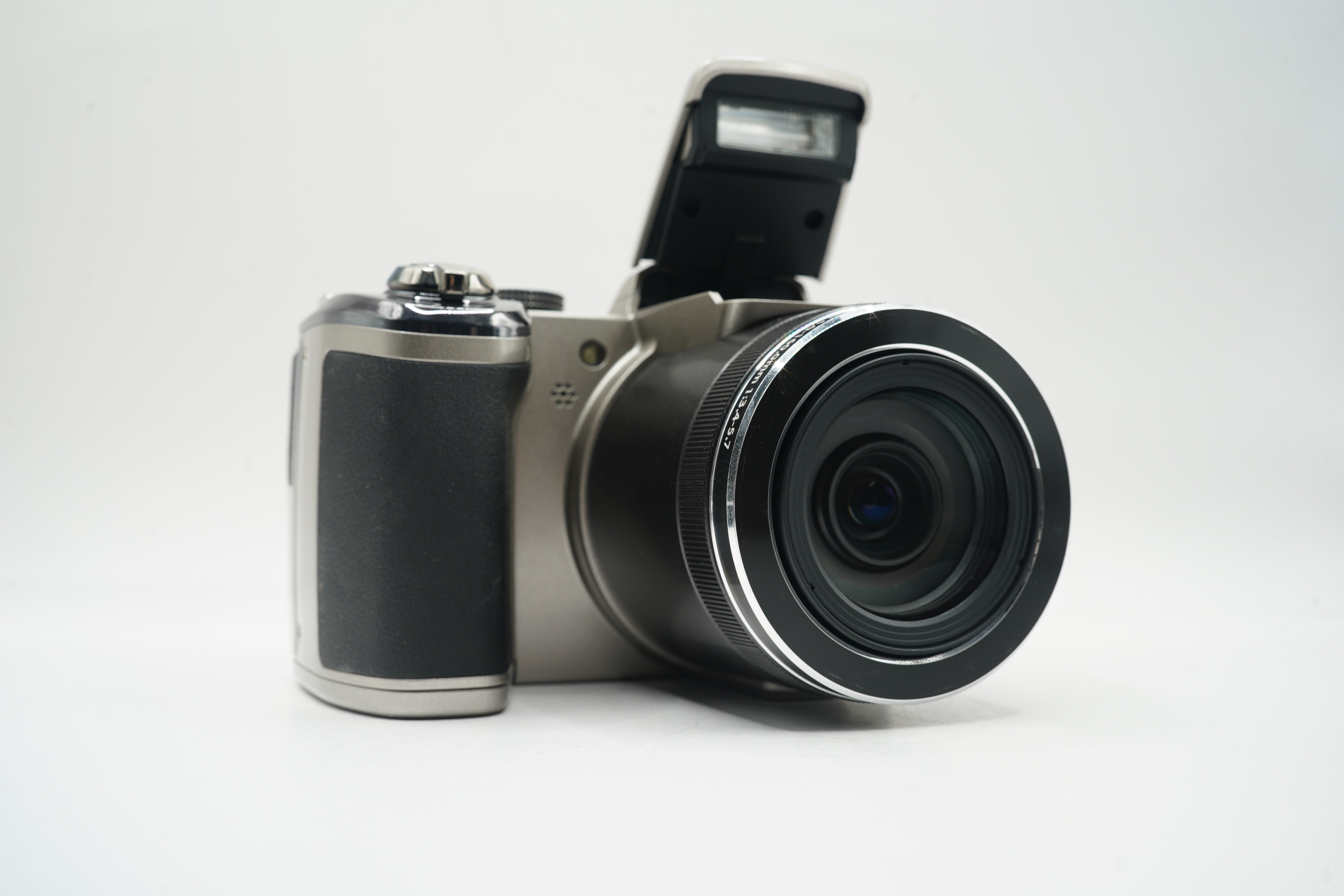 Olympus SP-820UZ | The Digicam Depository