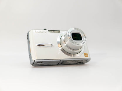 Lumix Panasonic DMC-FX01